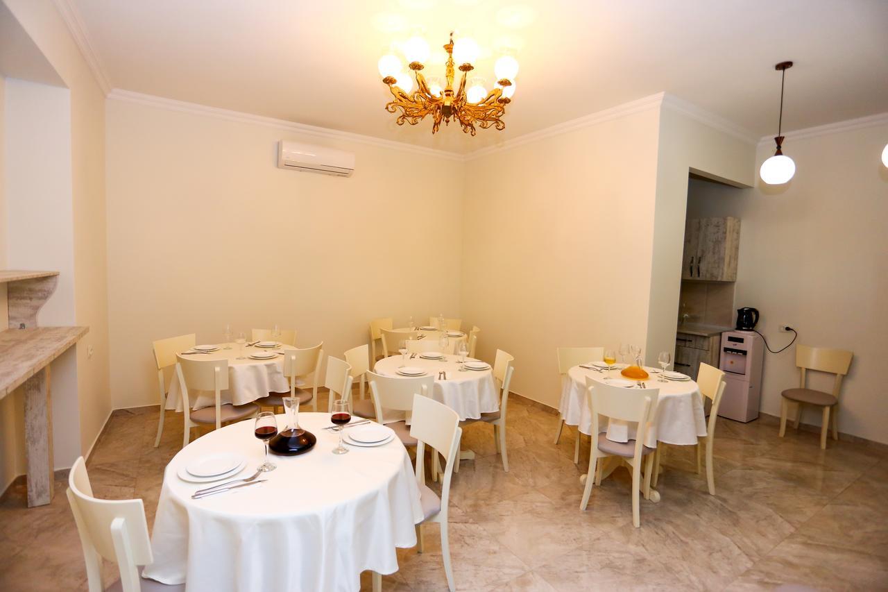 Hotel City Kutaisi Exterior photo